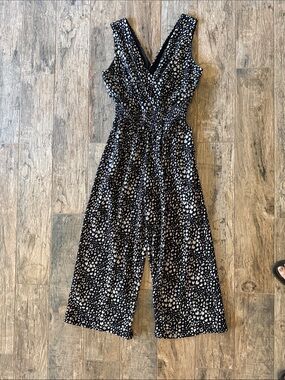 Black & White Sleeveless Double V-Neck Jumpsuit with Pockets